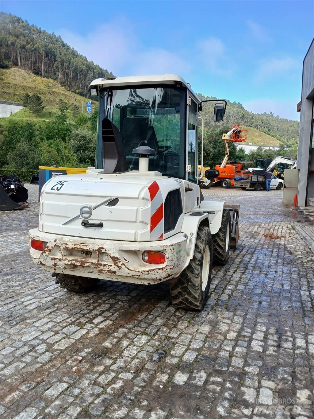 Volvo L30G Muu