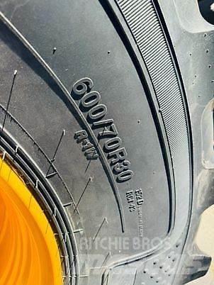 JCB FASTRAC 4220 Traktorid