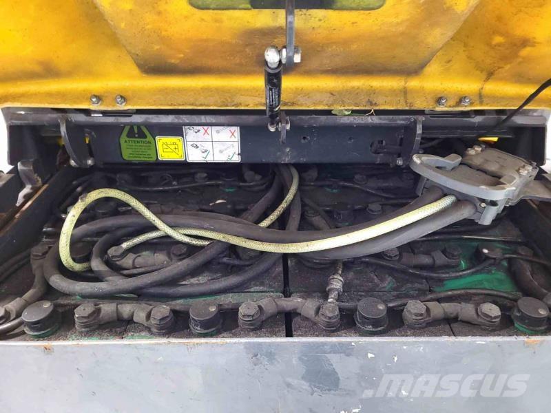 Aisle-Master 20SHE Kitsa vahekäigu tõstukid