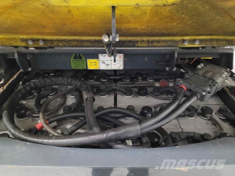 Aisle-Master 20WHE Kitsa vahekäigu tõstukid