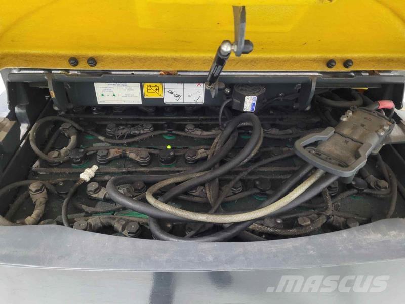 Aisle-Master AM20SE Kitsa vahekäigu tõstukid