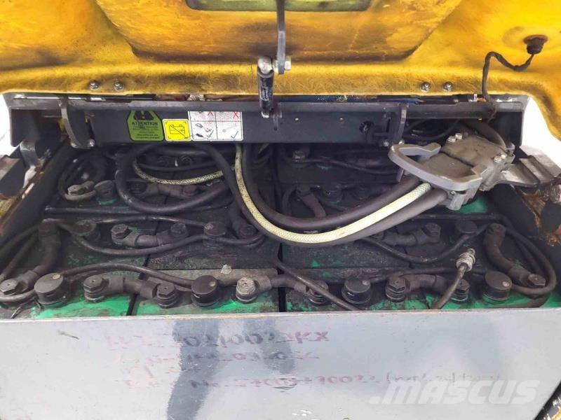 Aisle-Master AM20SHE Kitsa vahekäigu tõstukid