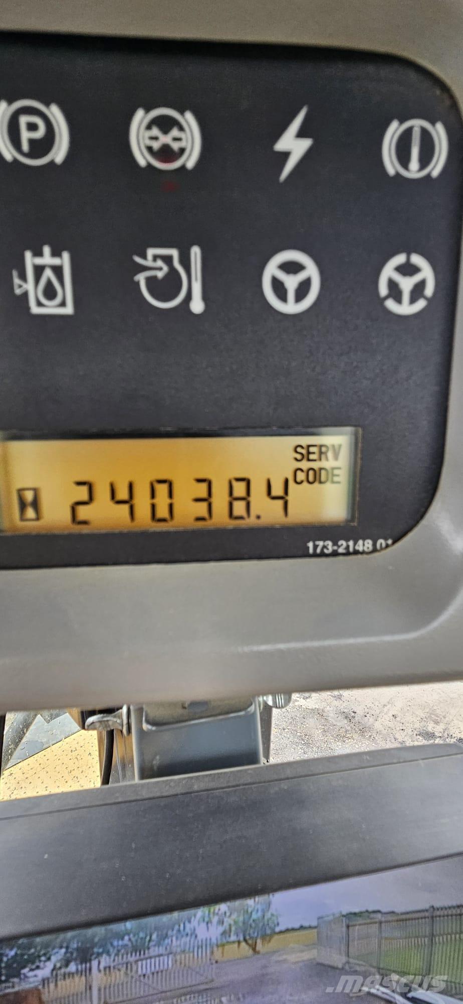 CAT 90H Rataslaadurid