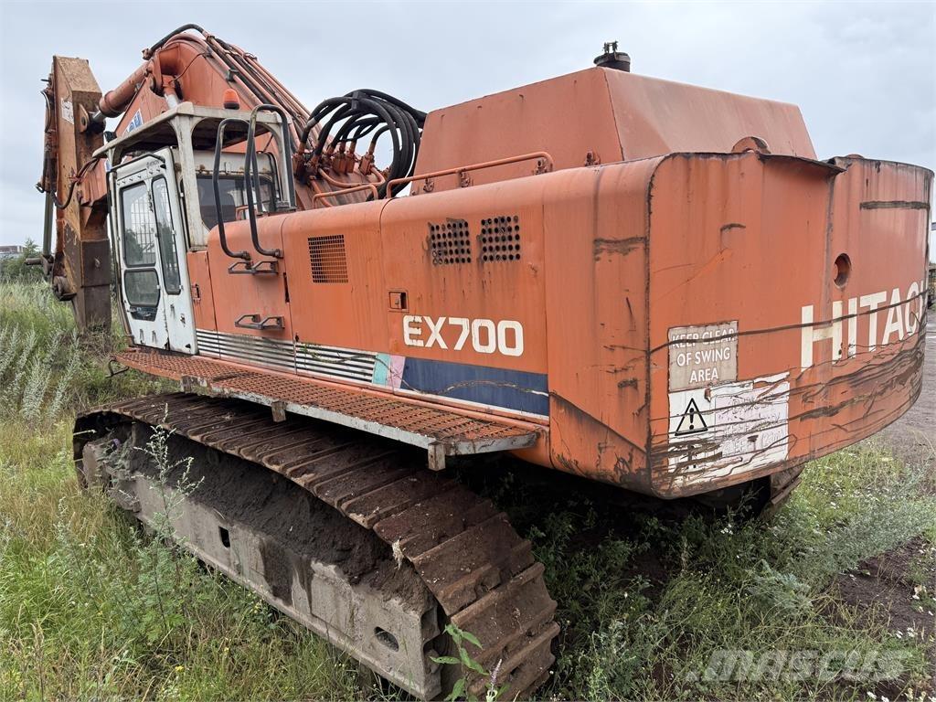 Hitachi EX700 Roomikekskavaatorid