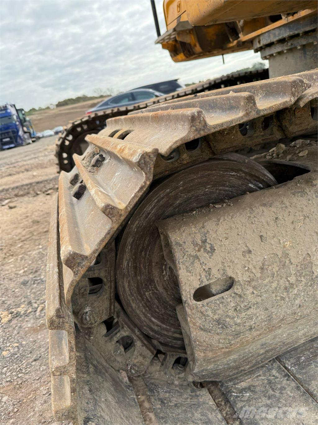 JCB 220X L 4F Roomikekskavaatorid