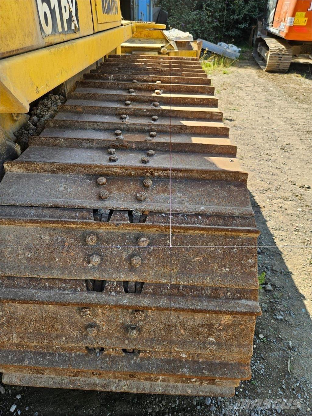 Komatsu D61PX-15 Buldooserid