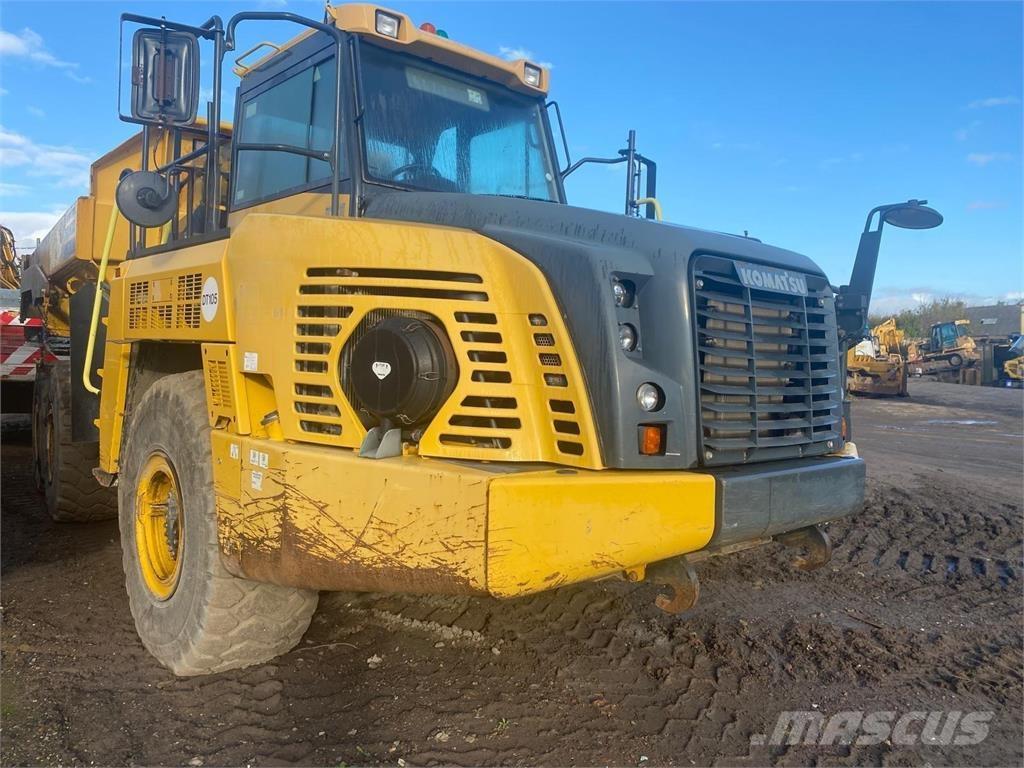 Komatsu HM300-5 Liigendraamiga pinnaseveokid