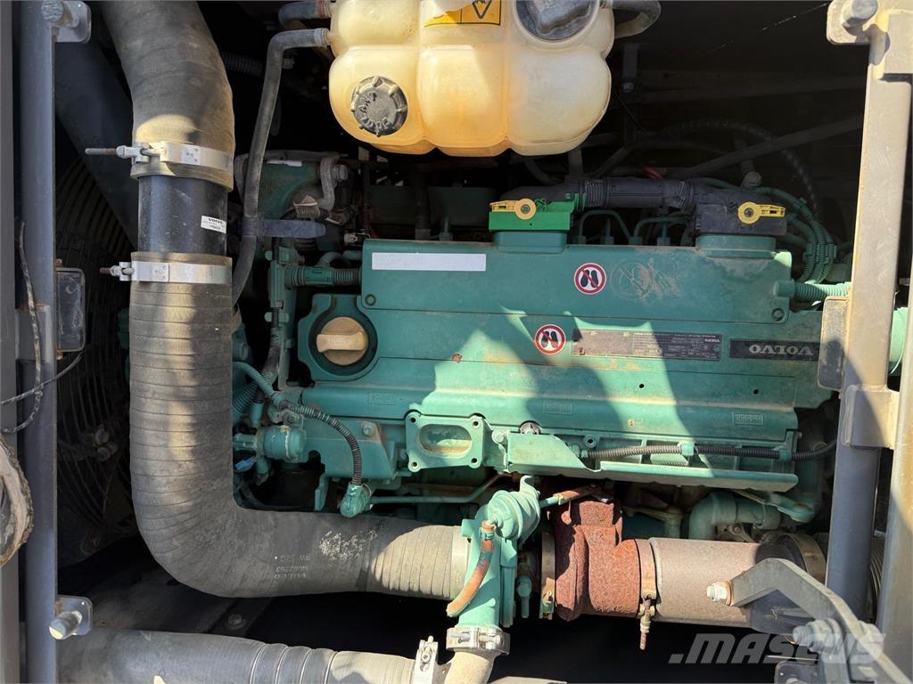 Volvo EC220EL Roomikekskavaatorid