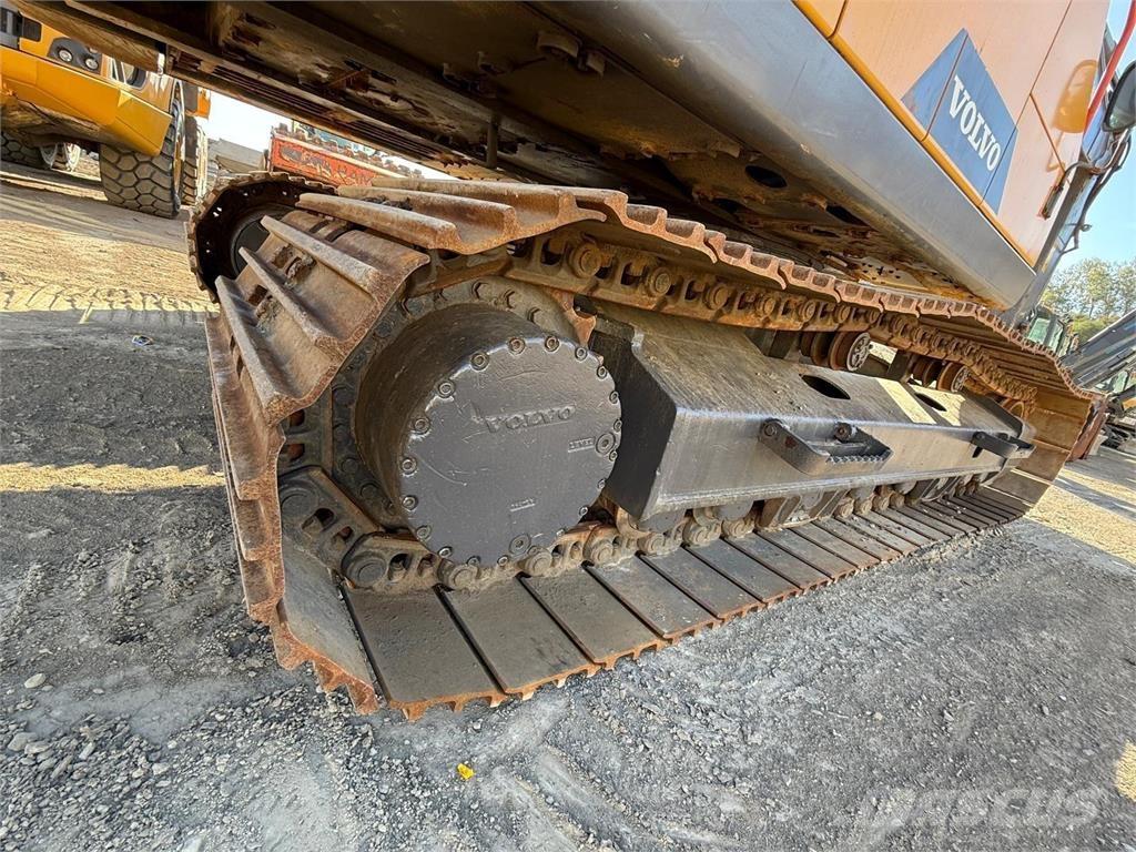 Volvo EC220EL Roomikekskavaatorid