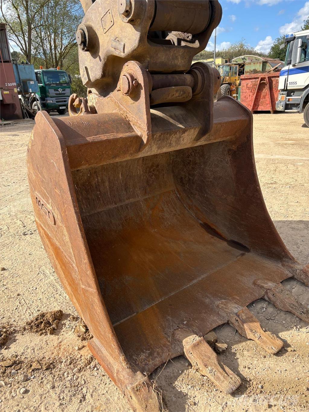 Volvo EC290BLC Roomikekskavaatorid