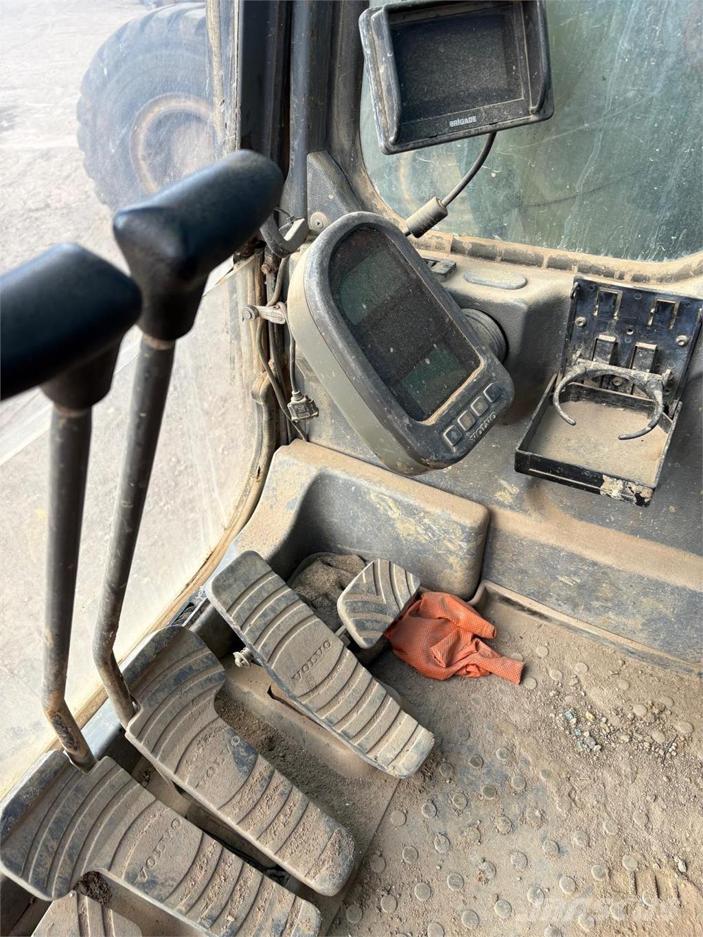 Volvo EC290BLC Roomikekskavaatorid