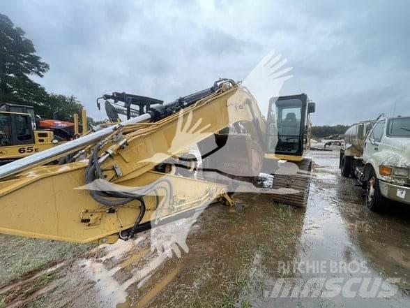 CAT 320 Roomikekskavaatorid