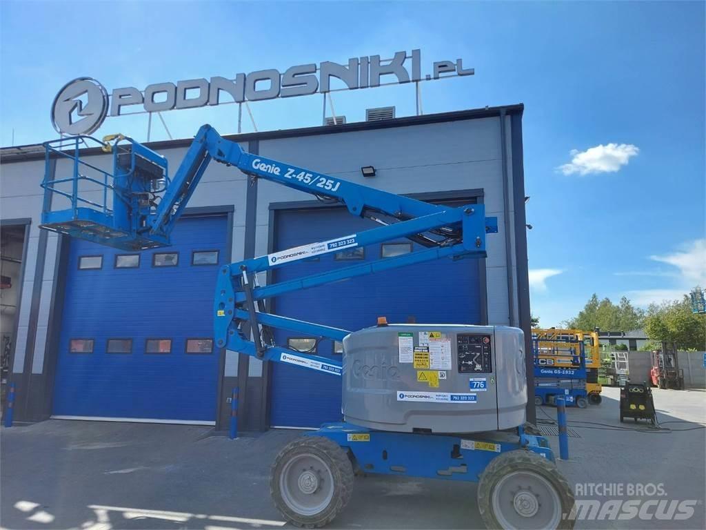 Genie Z-45/25J RT Iseliikuvad poomtõstukid