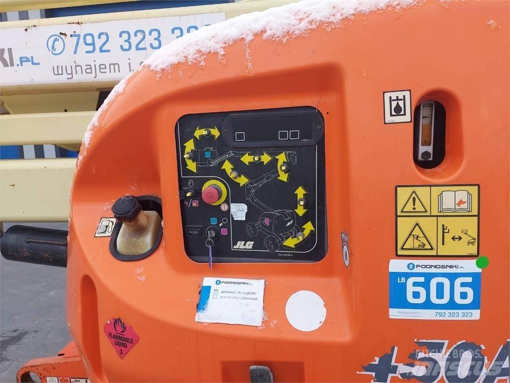 JLG 450AJ Iseliikuvad poomtõstukid