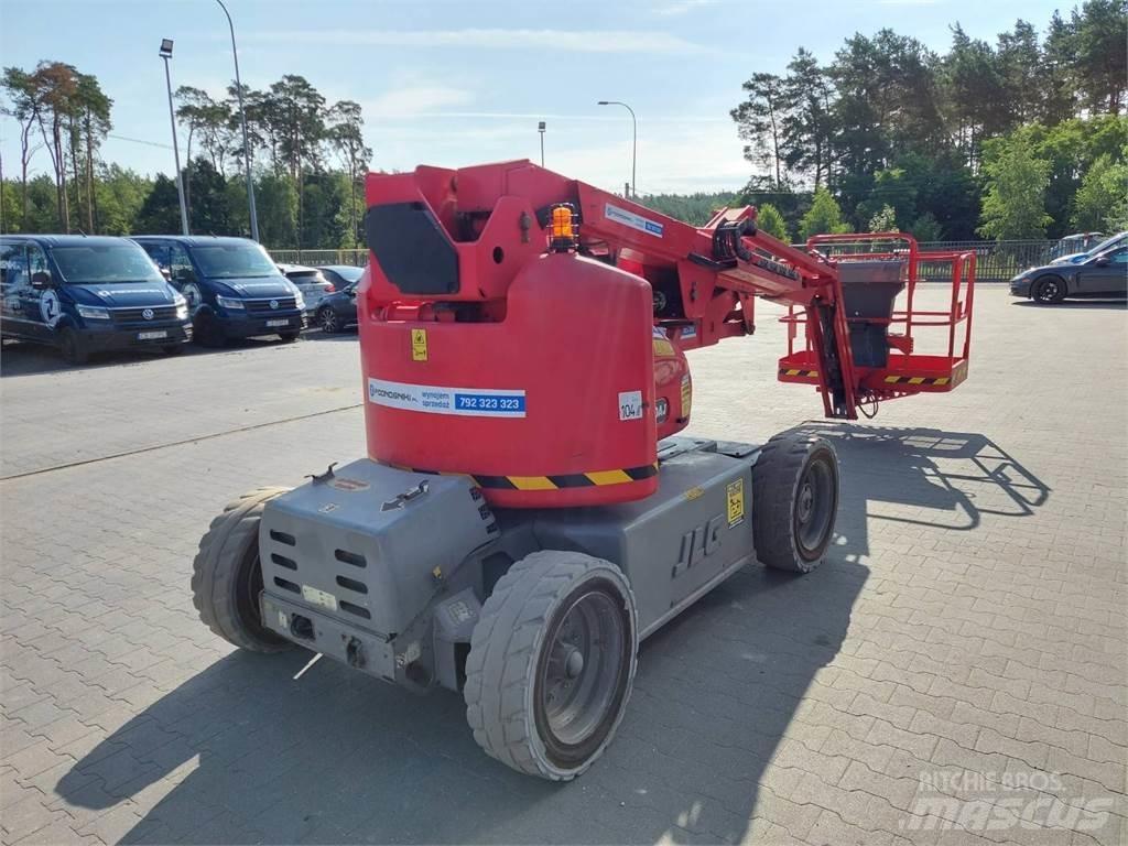 JLG M450AJ Iseliikuvad poomtõstukid