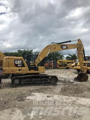 CAT 320 Roomikekskavaatorid