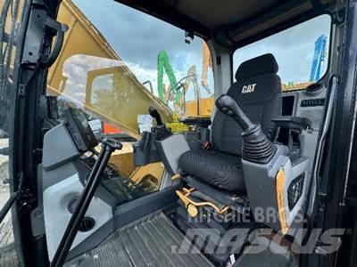 CAT 320 Roomikekskavaatorid