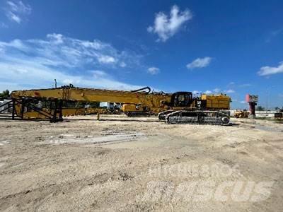 CAT 390FL UHD Lammutusekskavaatorid