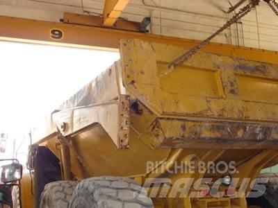 CAT 735 Tailgate Muud osad