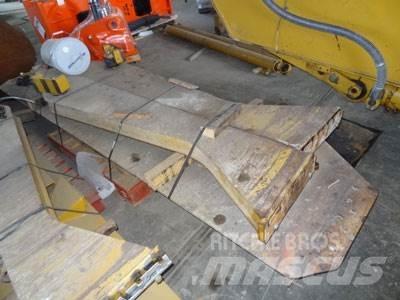 CAT 740 Tailgate Muud osad