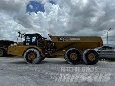CAT 745-04A Liigendraamiga pinnaseveokid