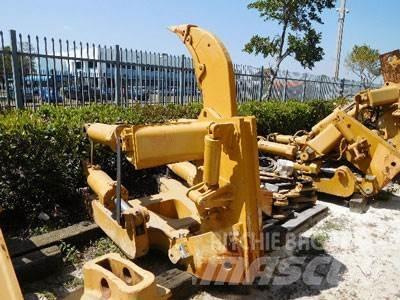 CAT D8T Ripper, S/S Muud osad