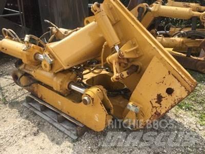 CAT D8T Ripper, S/S Muud osad