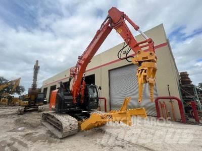 Hitachi ZX225USLC-6 Materjalikäitlusmasinad