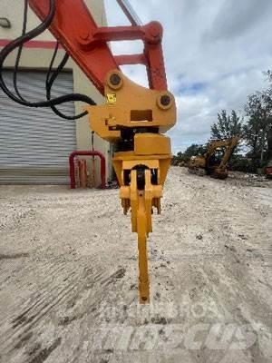 Hitachi ZX225USLC-6 Materjalikäitlusmasinad