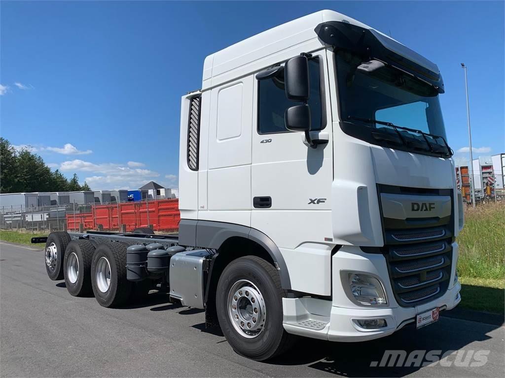 DAF XF 430 8x4*4 Raamautod