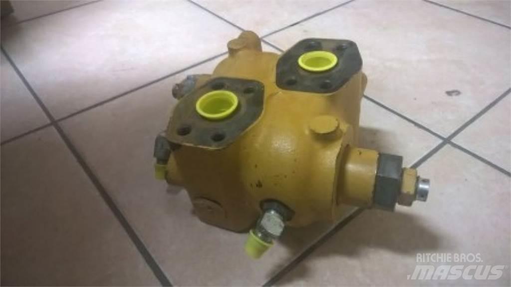 CAT 231D Muu