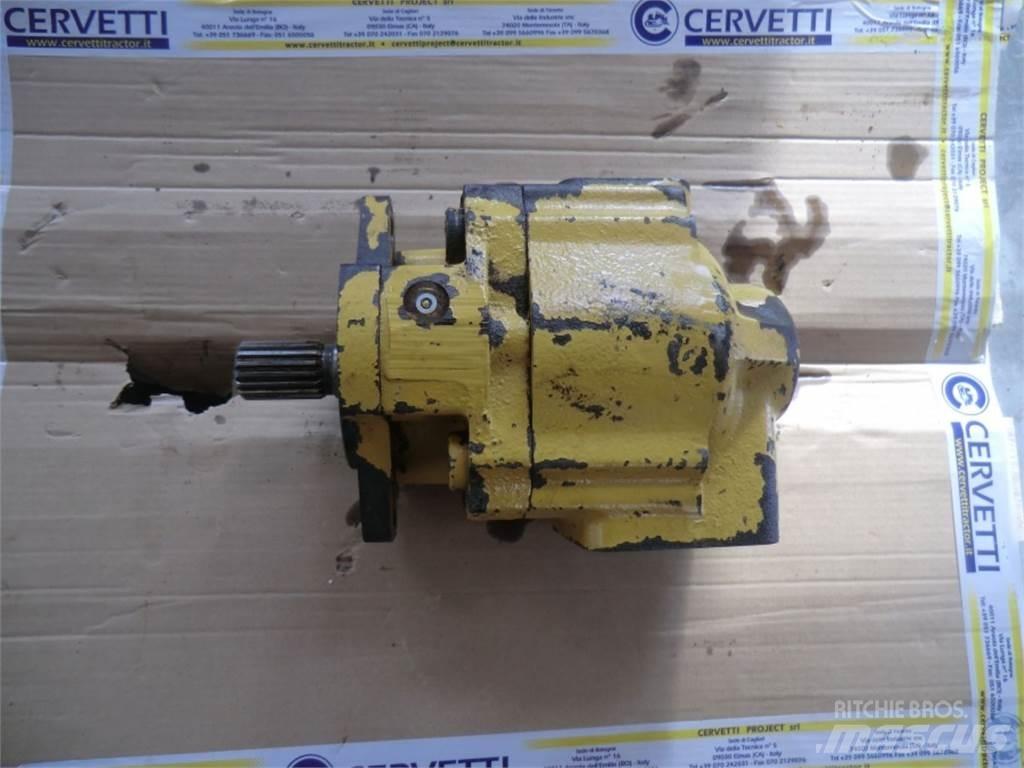 CAT 735 Muu