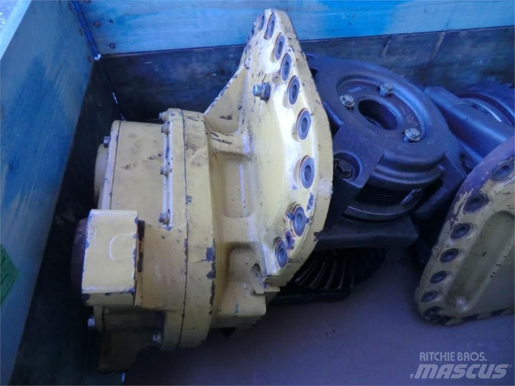 CAT 735 Muu