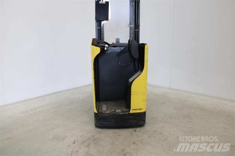 Hyster RS1.6 Platvormiga virnastajad