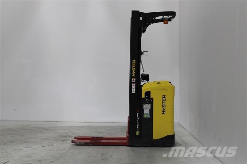 Hyster RS1.6 Platvormiga virnastajad