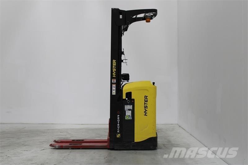 Hyster RS1.6 Platvormiga virnastajad