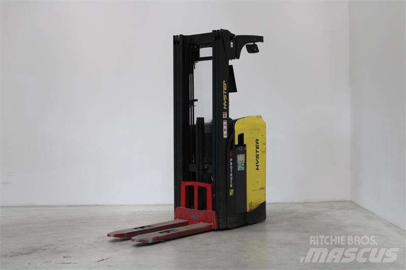 Hyster RS1.6 Platvormiga virnastajad