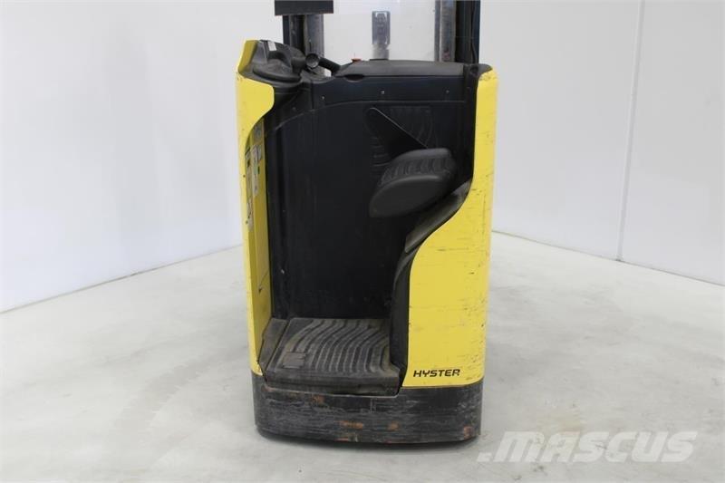 Hyster RS1.6 Platvormiga virnastajad