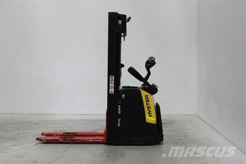 Hyster S1.6S Platvormiga virnastajad