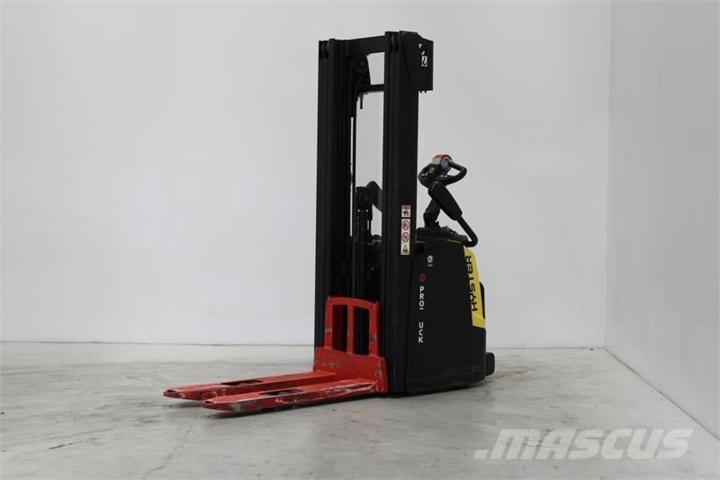 Hyster S1.6S Platvormiga virnastajad