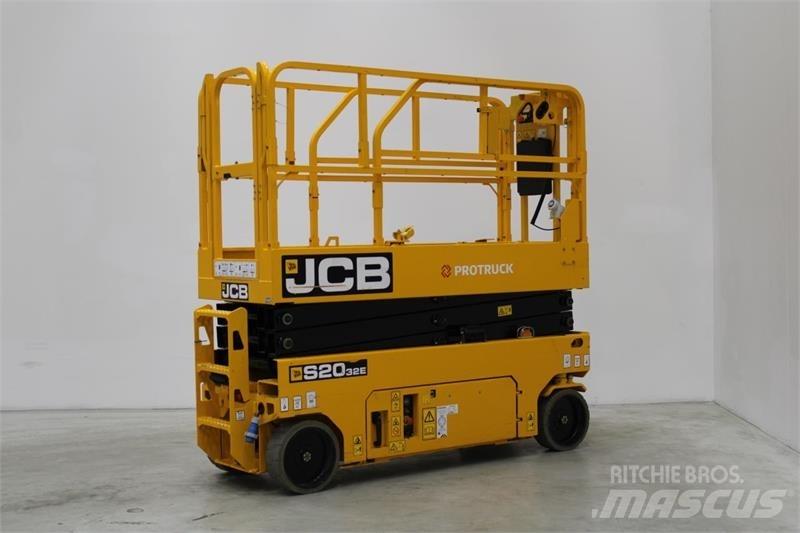 JCB S2032E Käärtõstukid