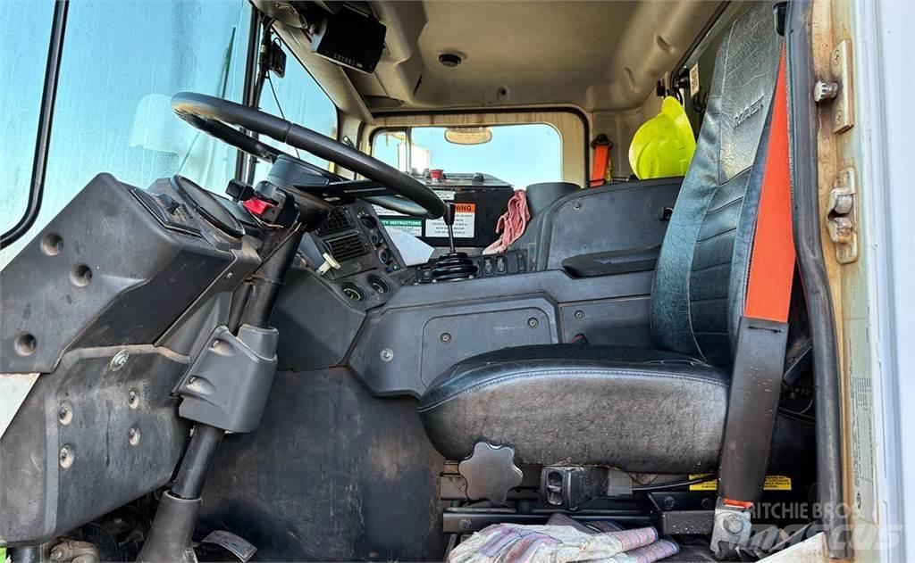 Mack 600 Prügiautod