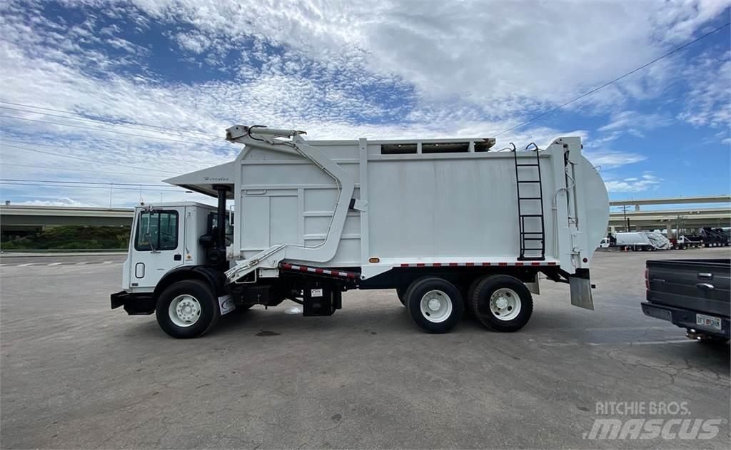 Mack MR688S Prügiautod