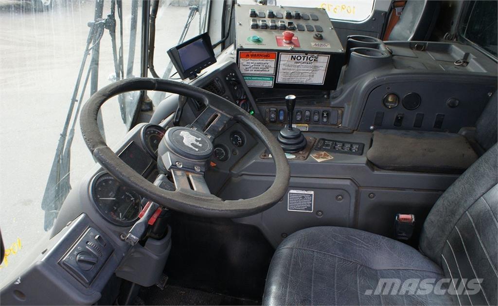 Mack MRU Prügiautod