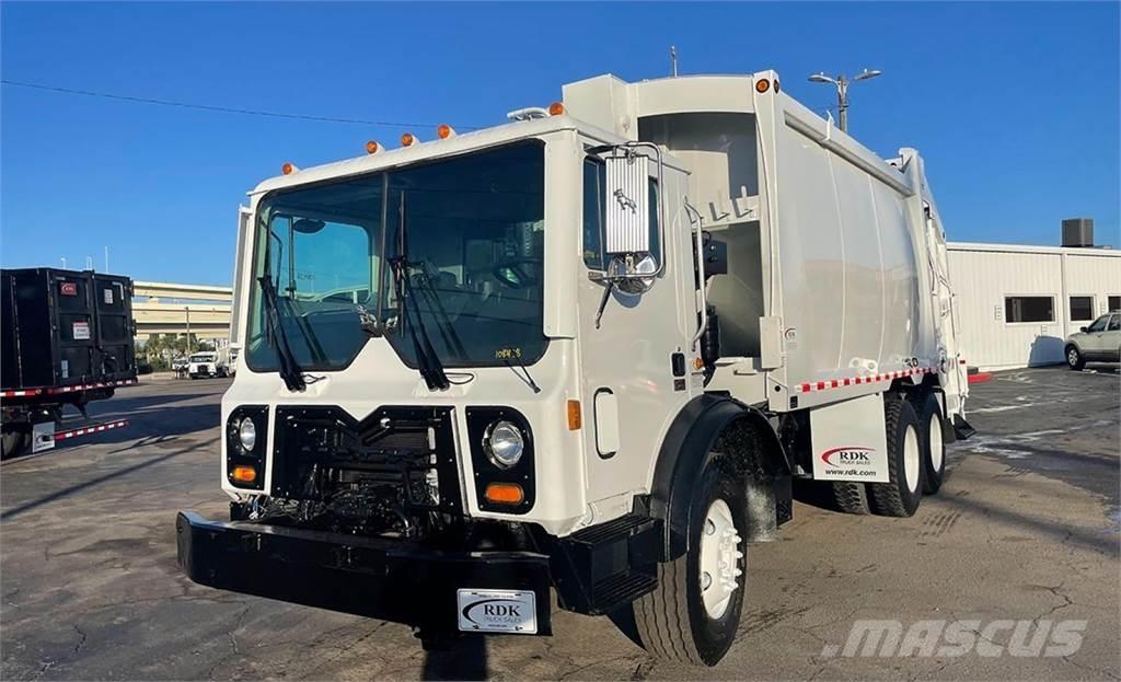 Mack MRU613 Prügiautod