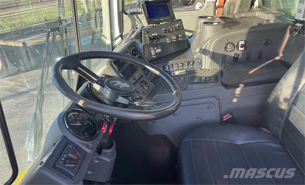 Mack MRU613 Prügiautod