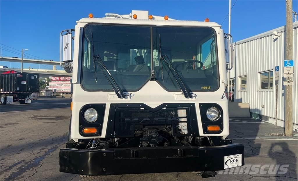 Mack MRU613 Prügiautod