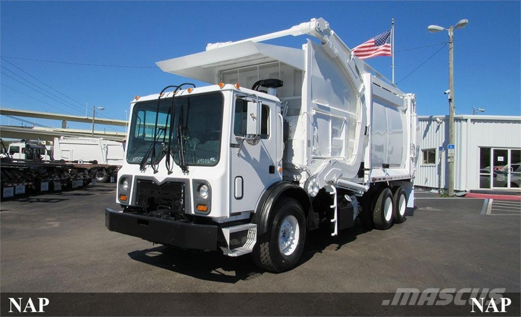 Mack MRU613 Prügiautod