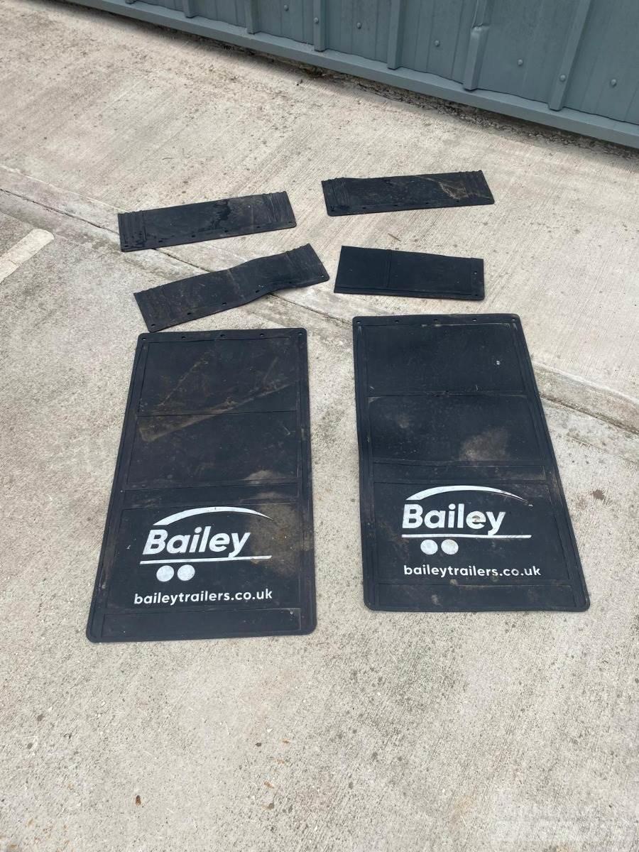 Bailey  Muud haagised