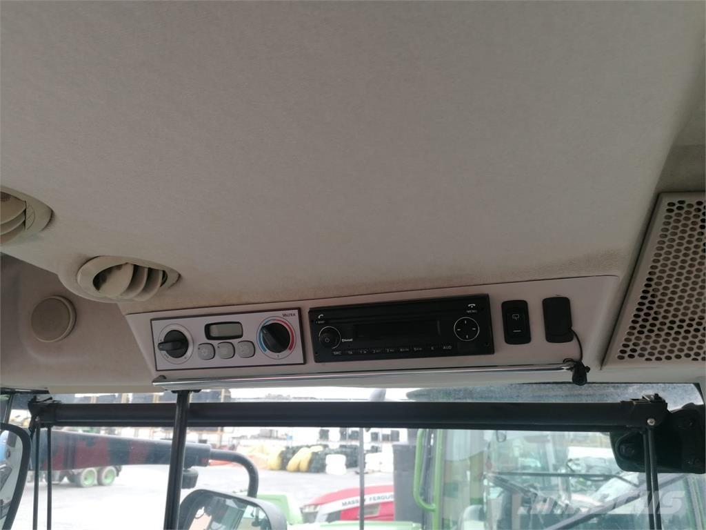 Valtra S324 Traktorid